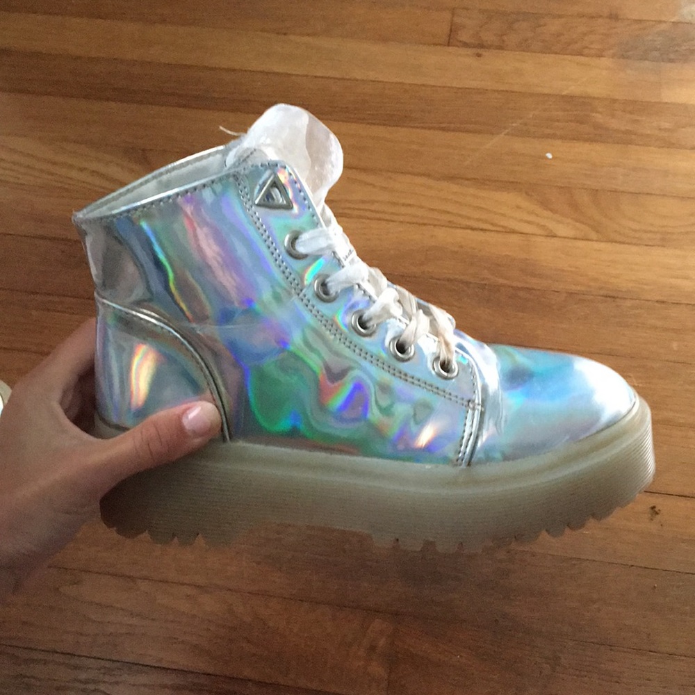 YRU Slayr Holographic Shoe
